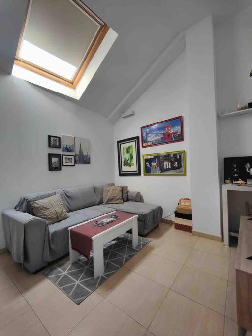 Apartamento Recien Reformado En Barajas Pueblo マドリード エクステリア 写真
